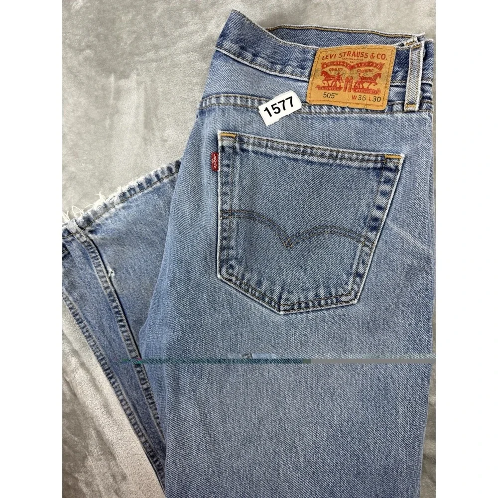 Levis 505 Jeans Mens 36x30 Blue Denim Straight Leg Medium Wash Classic Fit Pants